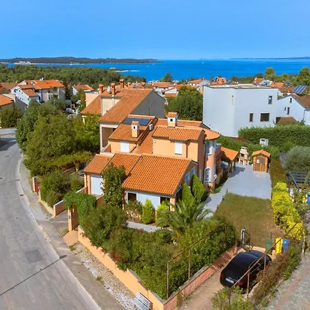 Villa Natalia Near The Sea - By Istrabook