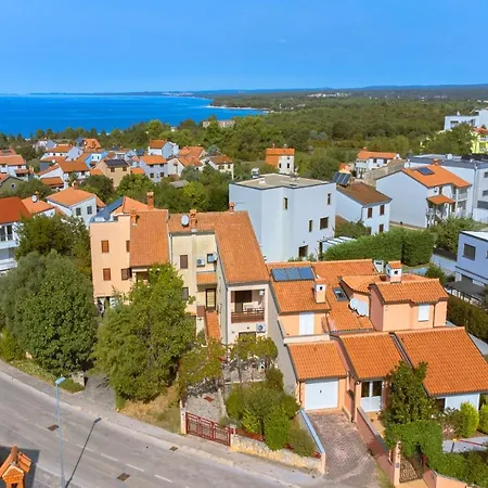 Villa Natalia With Private Pool Near The Sea *